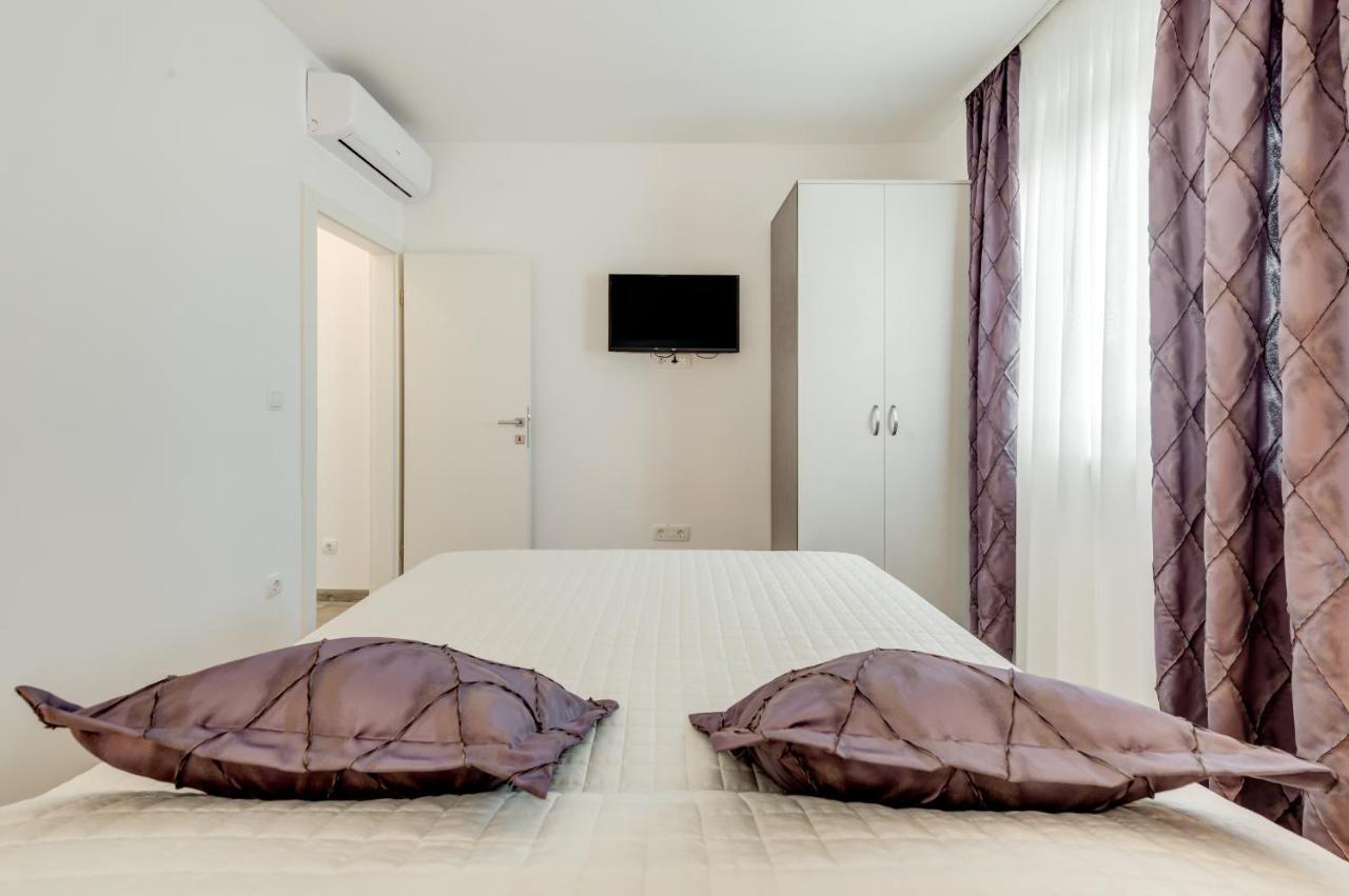 Sunny 4**** Luxury Apart With Garden In Center Apartment Trogir Bagian luar foto